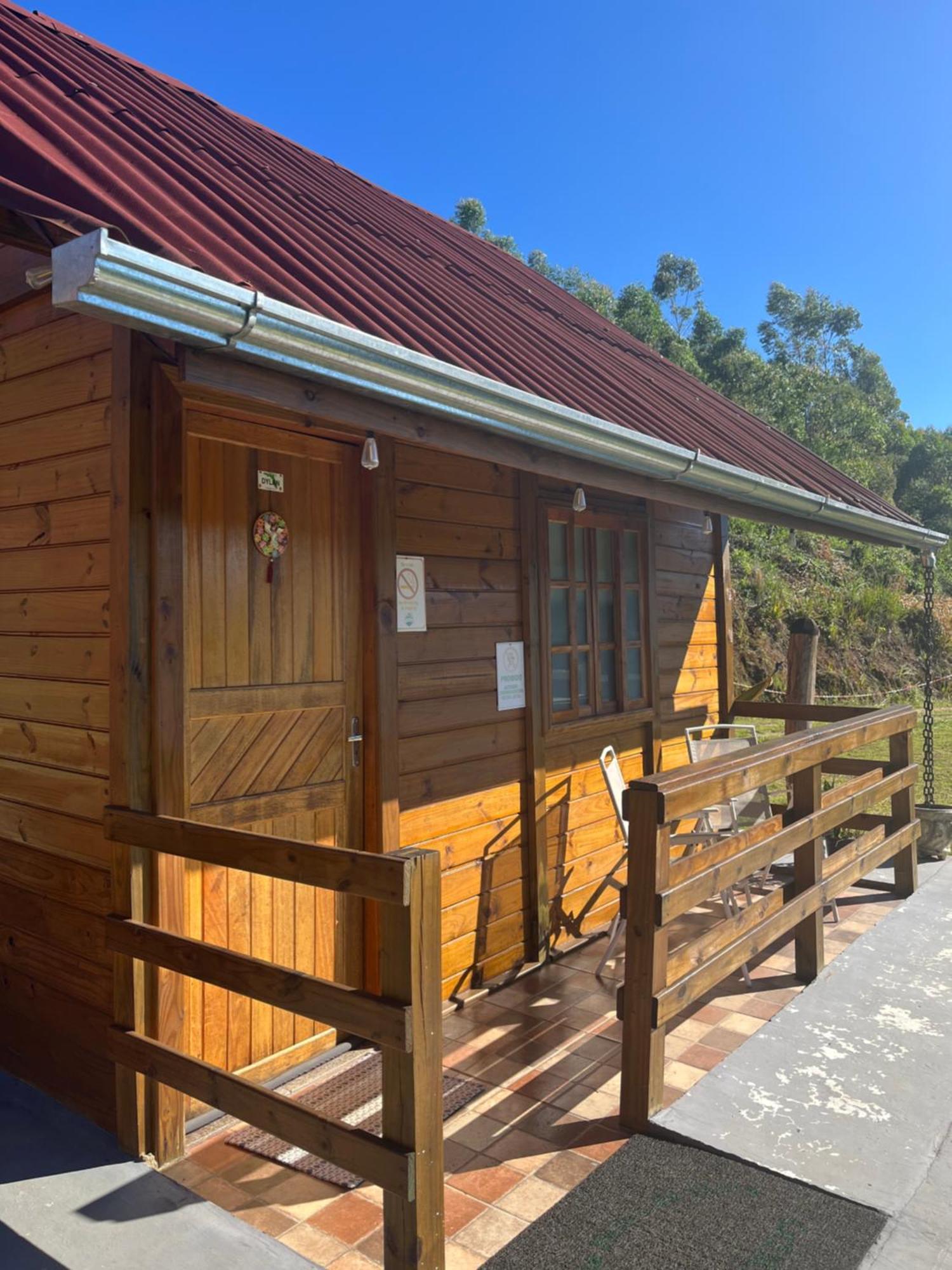 Pousada Pedra Da Mata Chales Na Montanha Munhoz Exterior foto